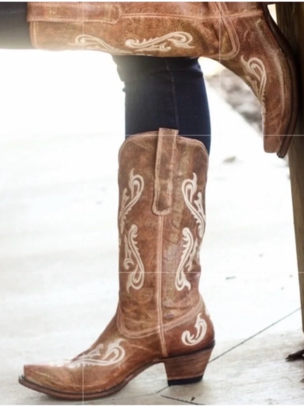 Corral Cortez Brown Leather Western Cowboy Boots with Cream Embroidery